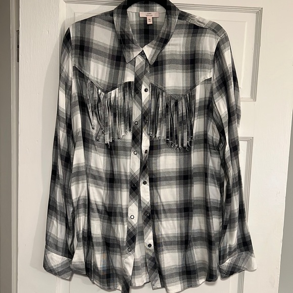 Como Vintage Plaid Print Long Flannel. Light material. Never worn. Size XL. - Picture 3 of 7